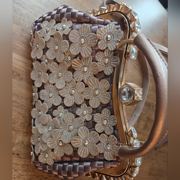 Floral, Studs, Woven & Jewels! Awesome Unique Embellished Taupe Handbag - Picture 4 of 8